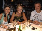 Susana Vieira janta com filho e noiva dele em navio