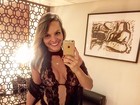 Indianara Carvalho abusa da sensualidade para dar boa noite 
