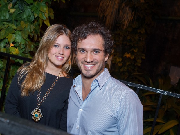 Paulo Rocha com a namorada, Juliana Pereira, em aniversário de Sophie Charlotte no Rio (Foto: Raphael Mesquita e Thyago Andrade/ Foto Rio News)