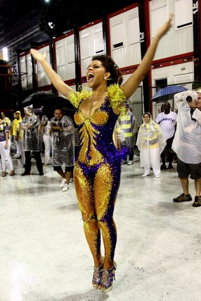 Juliana Alves em ensaio da Unidos da Tijuca na Marquês de Sapucaí, no Centro do Rio (Foto: Cláudio Andrade/ Foto Rio News)