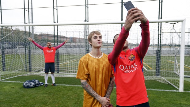 Justin Bieber e Neymar (Foto: The Grosby Group)