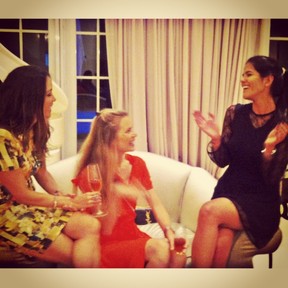 Antonia Morais se diverte com amigas (Foto: Instagram/ Reprodução)