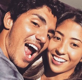 Gabriel Medina e a namorada, Tayná Hanada  (Foto: Instagram/ Reprodução)