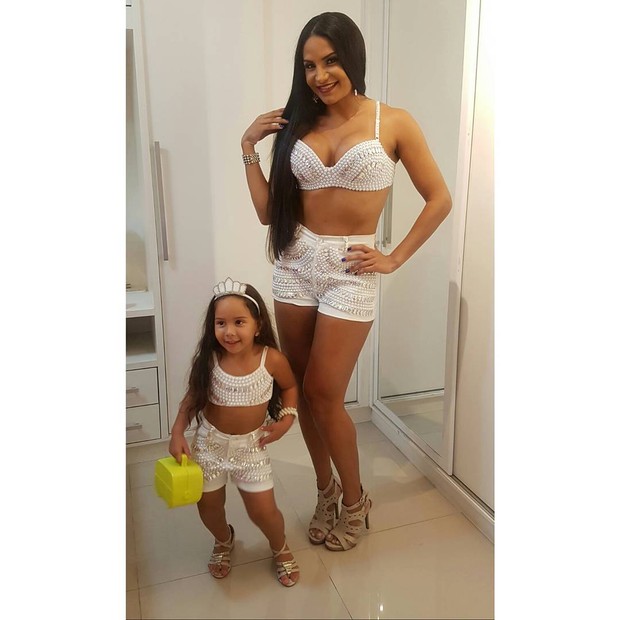 Shayene Cesário com a filha (Foto: Reprodução/Instagram)