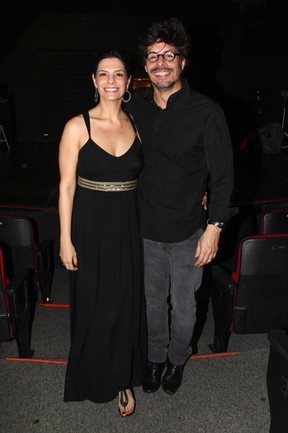Helena Ranaldi e o namorado, Daniel Alvim, em teatro em São Paulo (Foto: Manuela Scarpa/ Foto Rio News)