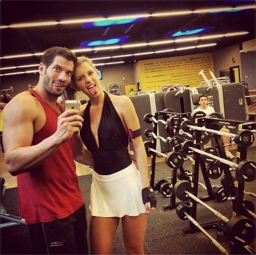 Roni e Tatiele fazem selfie em academia (Foto: Reprodução_Instagram)
