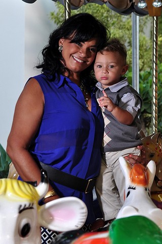 Solange Couto e seu filho (Foto: Roberto Teixeira/ EGO)