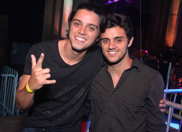 Rodrigo e Felipe Simas (Foto: Ari Kaye / Divulgação)