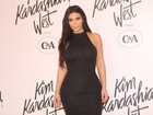 Kim Kardashian lança coleção de roupas em São Paulo