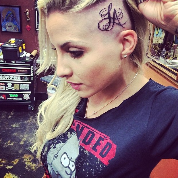 Ex-BBB Clara exibe nova tatuagem (Foto: Instagram/ Reprodução)