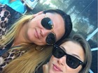 Angela Sousa posa de rostinho colado com a irmã: 'Mais experiente'