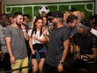 Vídeo: Anitta se empolga e rebola até o chão em festa com Neymar