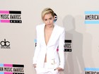 'Agora sinto que posso ser feliz', diz Miley Cyrus sobre fim de noivado  