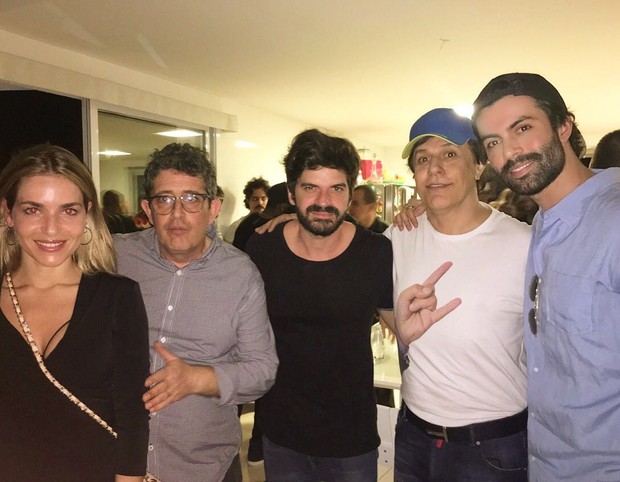 Monique Alfradique, Alejandro Jayme, o diretor do Portas dos Fundos Magal, Tom Cavalcante e Guilherme Acrizio (Foto: Reprodução/Instagram)