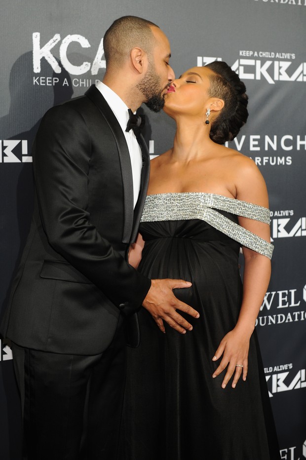 Alicia Keys, grávida, e o marido, Swizz Beatz, em evento em Nova York, nos Estados Unidos (Foto:  D Dipasupil/ Getty Images/ AFP )