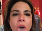 Luciana Gimenez dá língua em selfie na web