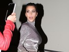 Kim Kardashian se surpreende com perseguição de fãs e paparazzi