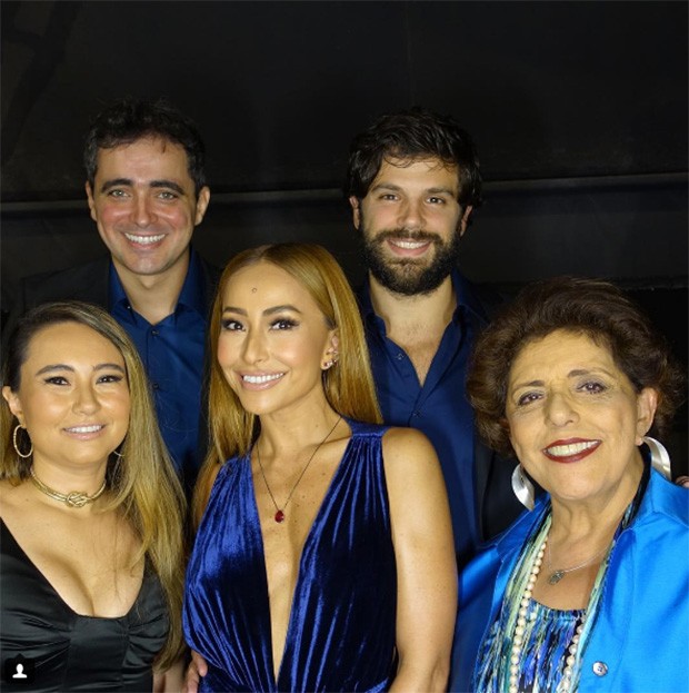 Sabrina Sato, Duda Nagle, Felipe Abreu, Leda Nagle e Karina Sato Rahal Abreu (Foto: Reprodução / Instagram)