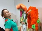 David Brazil experimenta cinta para o carnaval: 'Preciso perder 5 quilos'