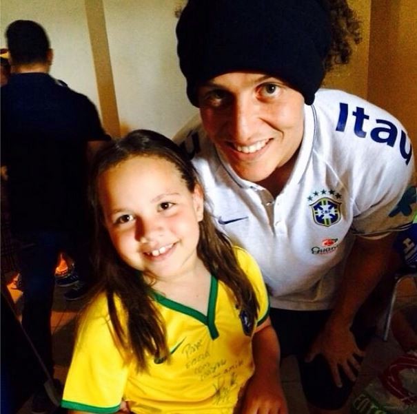 Filha da Solange Almeida, Estrela, com David Luiz (Foto: Instagram / Reprodução)