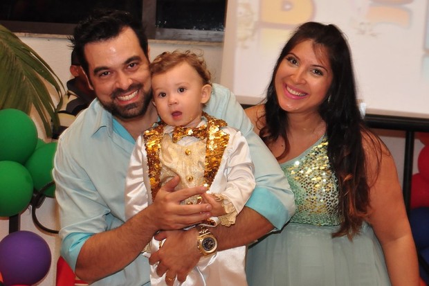 Priscila Pires, o marido Bruno Andrade e o filho Gabriel (Foto: Roberto Teixeira)