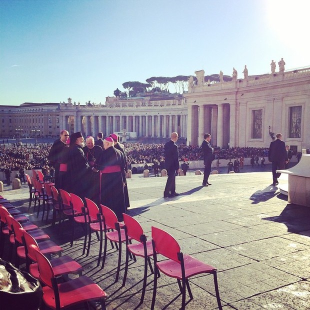 Fafá de Belém conseguiu sentar na &#39;área vip&#39; da audiência pública que Papa Francisco dá todas as quartas, no Vaticano (Foto: Instagram)