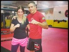 Em busca da boa forma, Carolinie Figueiredo treina muay thai no sábado