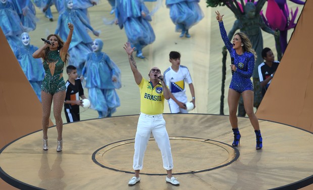 Jennifer Lopez, Pitbull e Claudia Leitte (Foto: AFP / Agência)