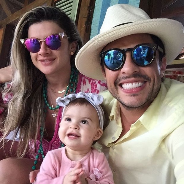 Mirella Santos, Wellington Muniz e a filha Valentina (Foto: Reprodução/Instagram)