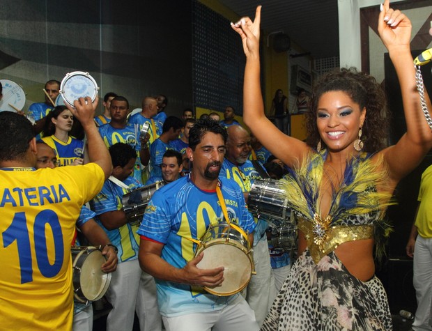 Juliana Alves em noite de samba da Unidos da Tijuca (Foto: Divulgação /  Mauro Samagaio)