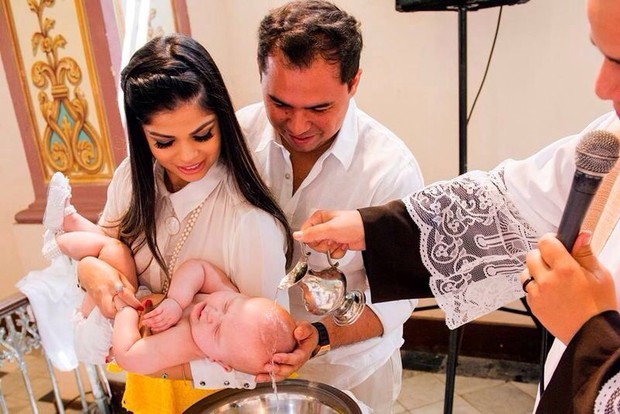 Solange Almeida no batizado da filha (Foto: Gabriel Castilho / Divulgação)