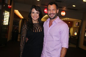 Malvino Salvador com a namorada, Kyra Gracie, em pré-estreia de filme em São Paulo (Foto: Manuela Scarpa/ Foto Rio News)