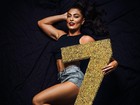 Juliana Paes posa sexy para celebrar marca de seguidores no Instagram