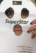 Fernanda Lima improvisa máscara nos bastidores do ‘Superstar’
