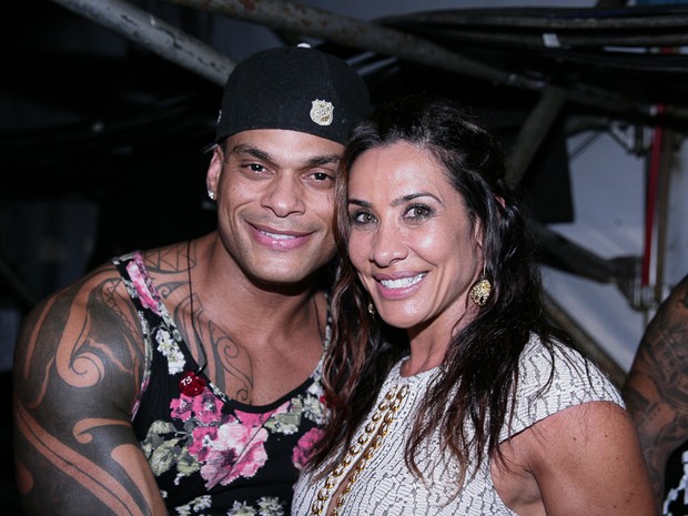 Tony Salles e Scheila Carvalho em show em Salvador, na Bahia (Foto: Raphael Castello/ Ag. News)