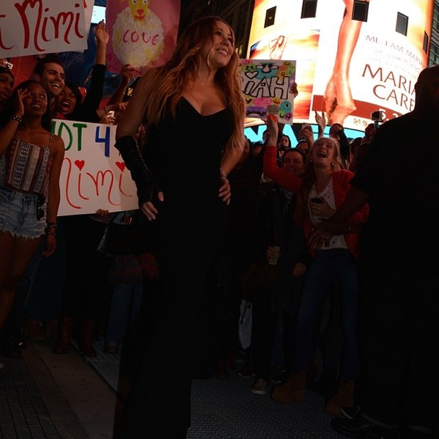Mariah Carey na Times Square, em Nova York, nos Estados Unidos (Foto: Instagram/ Reprodução)