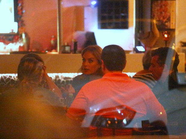 Angélica e Luciano Huck em restaurante na Zona Oeste do Rio (Foto: Ag. News)
