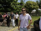 Parentes e amigos vão à cerimônia de cremação de Chico Anysio, no Rio