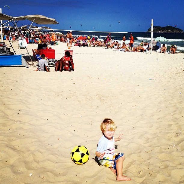 Amaury Nunes posta foto de Guy na praia (Foto: Instagram / Reprodução)