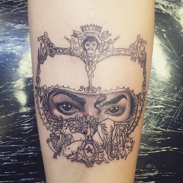 Paris Jackson mostra tatuagem (Foto: Instagram / Reprodução)