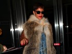 Rihanna escolhe look de gosto duvidoso em viagem a Nova York