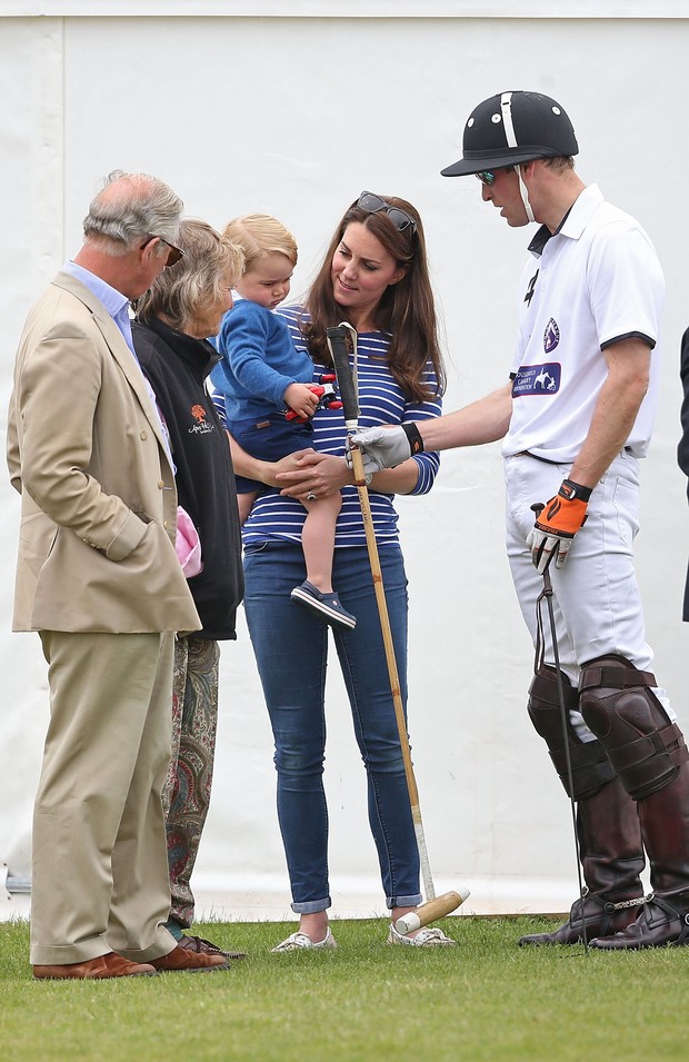 Príncipe Charles, Kate Middleton com Príncipe George e Príncipe William (Foto: Getty Images)