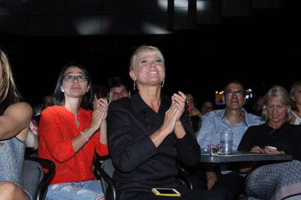 Xuxa na plateia do show de Daniel no Rio (Foto: Alex Palarea/Ag News)