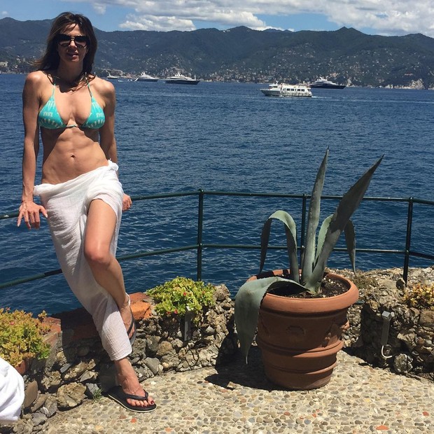 Luciana Gimenez exibe barriga chapada (Foto: Reprodução / Instagram)
