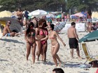 Renovando o bronzeado! Bailarinas do Faustão tem dia de praia no Rio