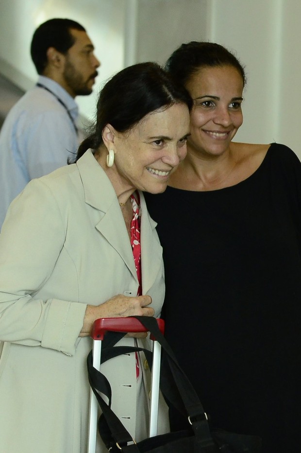 Regina Duarte  cumprimenta fãs  (Foto: FotoRioNews / William Oda)