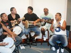 Ronaldinho Gaúcho grava música com grupo de pagode