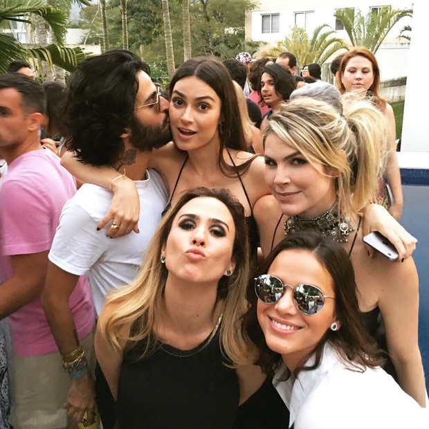 André Nicolau, Thaila Ayala, Júlia Faria, Tatá Werneck e Bruna Marquezine (Foto: Reprodução/Instagram)