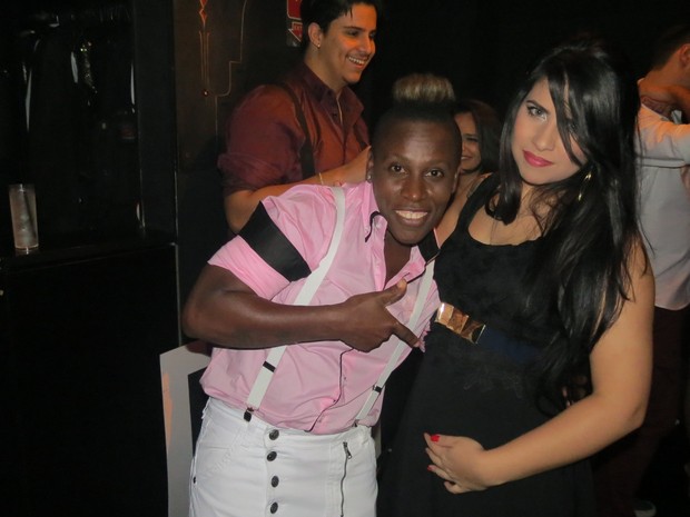Neném com a mulher, Thais Baptista, grávida, em festa em São Paulo (Foto: Divulgação)