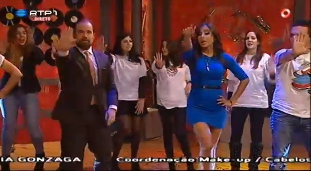 Anitta em programa português (Foto: Youtube / Reprodução)